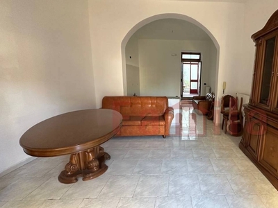 Casa indipendente a Baiano, 3 locali, 2 bagni, 107 m², buono stato