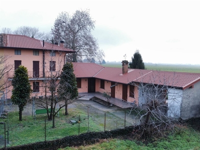 Casa indipendente a Cologno al Serio, 6 locali, 3 bagni, posto auto