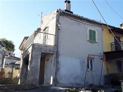 Casa indipendente a Serramonacesca in provincia di Pescara