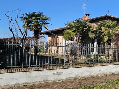 Casa indipendente con giardino in via giovanni falcone, Torrazza Piemonte