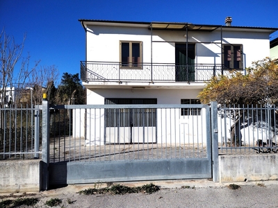 Casa indipendente di 140 mq in vendita - Cepagatti