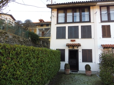 Casa indipendente in Strada Favaro Di Là 12, Biella, 3 locali, 1 bagno