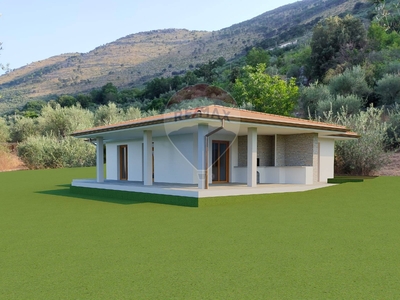 Casa indipendente in Via Cerreto località la Valle, Sonnino, 5 locali