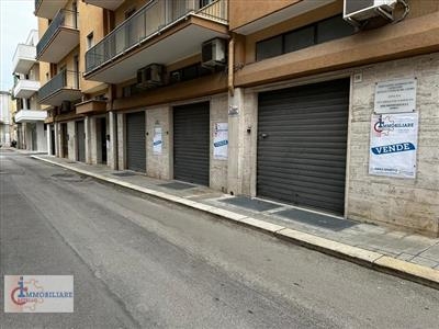 Locale commerciale in vendita a Andria CENTRO
