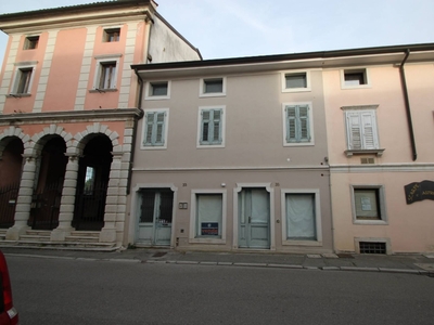 Palazzo in V. C. Battisti, Gradisca d'Isonzo, 3 locali, 2 bagni