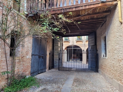 Palazzo o stabile di 700 mq in vendita - Padova