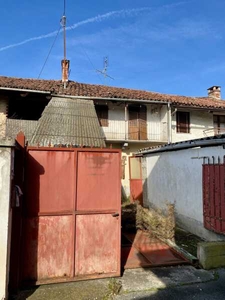 Rustico-Casale-Corte in Vendita ad Villanova Solaro - 10000 Euro