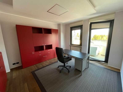 Ufficio in Affitto ad Casale Monferrato - 1000 Euro