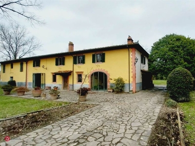 Villa in Vendita in Via Argine della Bardena a Prato