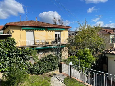 Villa Singola in Vendita ad Fiesole - 320000 Euro