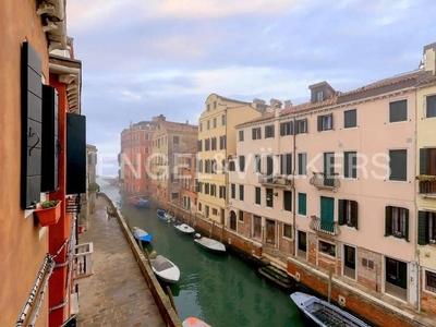 Prestigioso appartamento in vendita Fondamenta Bragadin, Venezia, Veneto