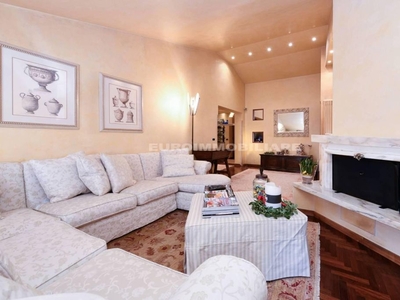 Prestigioso appartamento di 220 m² in vendita Via Ronchi San Francesco da Paola, 25, Brescia, Lombardia
