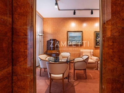 Appartamento di prestigio di 184 m² in vendita Via San Martino, Milano, Lombardia