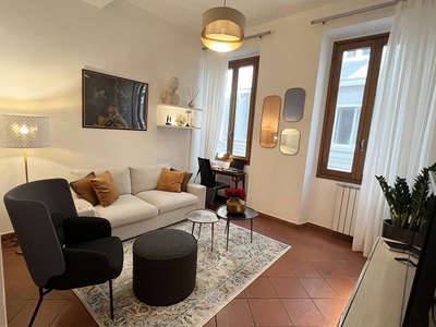 Appartamento in Affitto a Firenze, zona Centro Duomo, 2'500€, 90 m², arredato