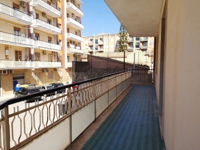 Appartamento in Affitto a Siracusa, 700€, 150 m²