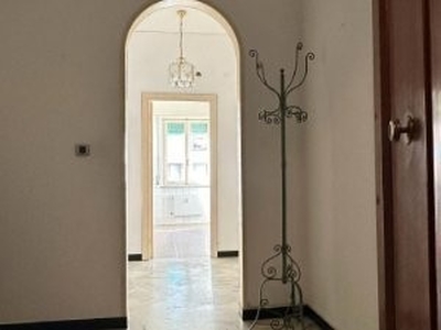 Appartamento in Vendita a Genova, 109'000€, 90 m²