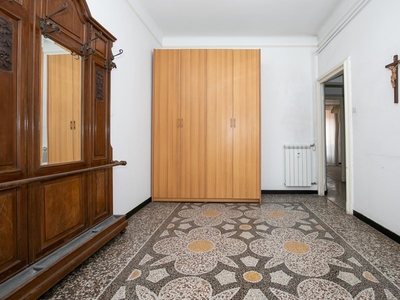 Appartamento in Vendita a Genova, zona San Fruttuoso, 139'000€, 100 m²