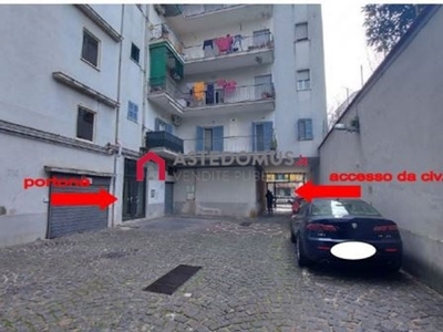 Appartamento in Vendita a Napoli, 155'137€, 105 m²
