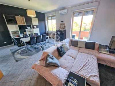 Appartamento in Vendita a Siracusa, zona San Giovanni, 258'000€, 230 m², arredato