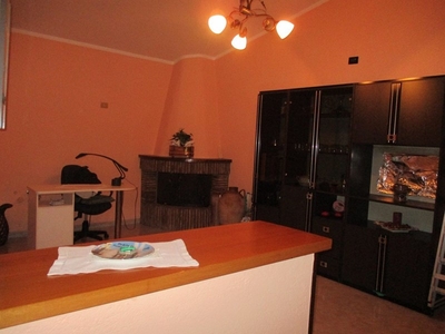 Appartamento in Vendita a Terni, 83'000€, 160 m²