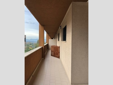 Appartamento in Vendita a Terni, zona Via Sirio, 106'000€, 129 m²