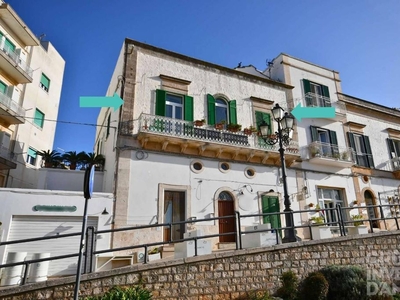 Prestigiosa casa di 193 mq in vendita Via San Quirico, Cisternino, Puglia