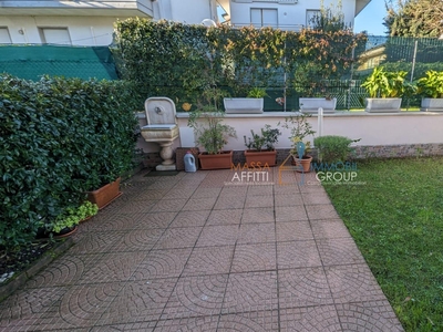 Casa indipendente con giardino in via pontremoli 89, Massa