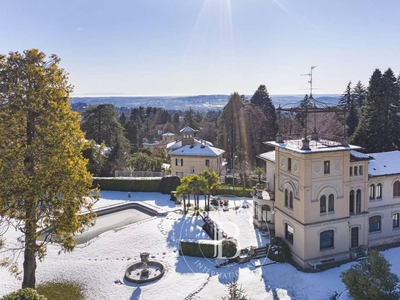 Prestigiosa villa di 506 mq in vendita, Varese, Lombardia