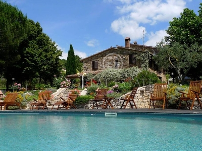 Lussuoso casale in vendita Monte Castello di Vibio, Italia