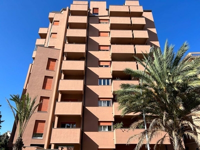 Monolocale in Affitto a Palermo, zona Politeama, 370€, 25 m², arredato