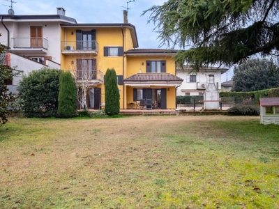 Prestigiosa villa di 341 mq in vendita, Via Mantovana, Verona, Veneto