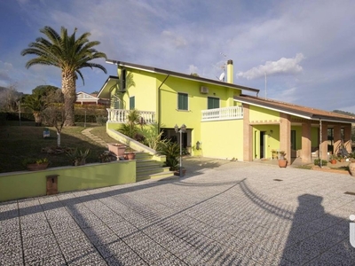 Esclusiva villa di 229 mq in vendita Via via del semaforo, Martinsicuro, Teramo, Abruzzo