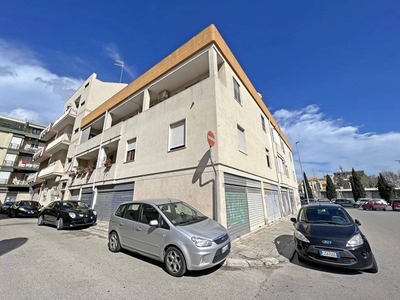 Trilocale in Vendita a Brindisi, zona Commenda, 93'000€, 84 m²