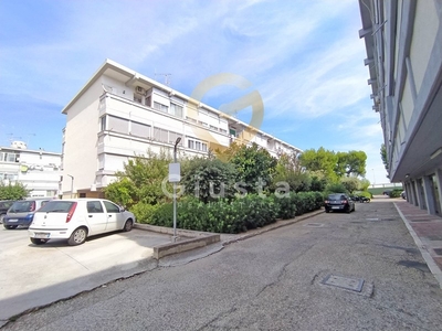 Trilocale in Vendita a Brindisi, zona Zona Villaggio San Pietro, 59'000€, 99 m²
