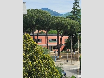 Trilocale in Vendita a Prato, zona Nord, 115'000€, 70 m²
