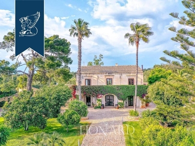 Prestigiosa villa di 1050 mq in vendita, Modica, Sicilia