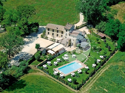 Villa di 750 mq in vendita San Gimignano, Italia