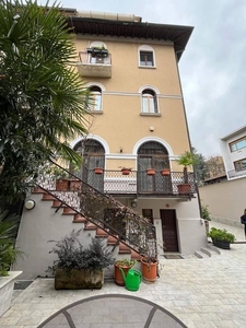 Villa in vendita Via Augusto Righi, Milano, Lombardia