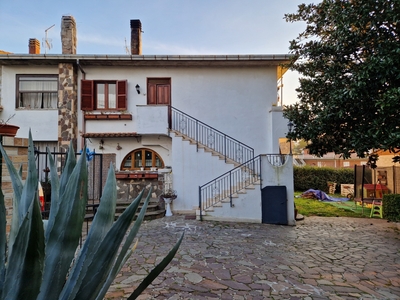 Villa con terrazzo a Rocca di Papa
