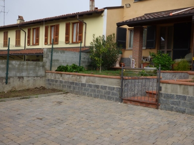 Villa con terrazzo in santa maria, Stradella