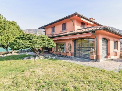 Villa unifamiliare in vendita in Via Agliati, Como