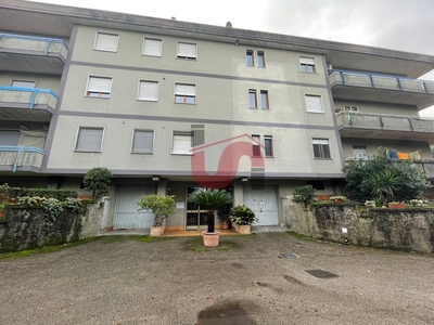 Appartamento in Affitto a Benevento, zona Pacevecchia, 600€, 115 m²