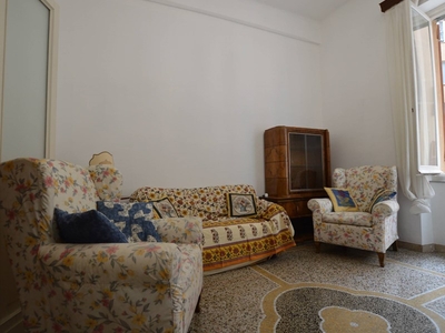 Appartamento in Affitto a Genova, zona Albaro, 750€, 74 m², arredato