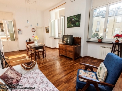 Appartamento in Affitto a Genova, zona Centro Storico, 700€, 94 m²