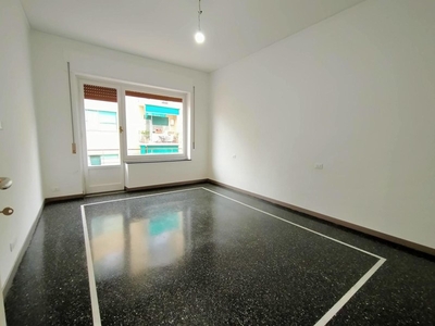Appartamento in Affitto a Genova, zona Quarto, 850€, 108 m²