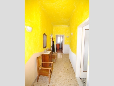Appartamento in Affitto a Livorno, zona Stazione, 700€, 85 m², arredato