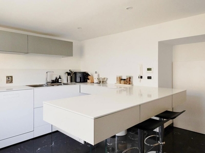 Appartamento in Affitto a Roma, 5'900€, 260 m²