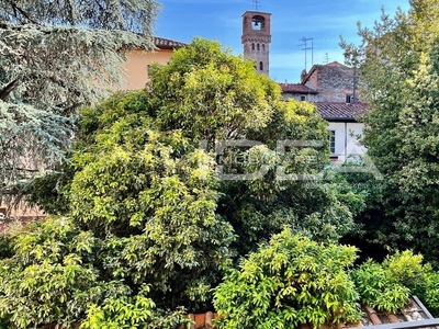 Appartamento in vendita 4 Stanze da letto a Lucca