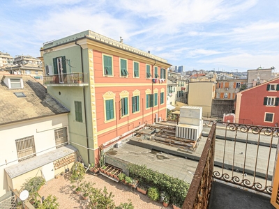 Appartamento in Vendita a Genova, 149'000€, 155 m²