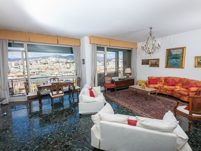 Appartamento in Vendita a Genova, zona Albaro, 850'000€, 206 m², con Box